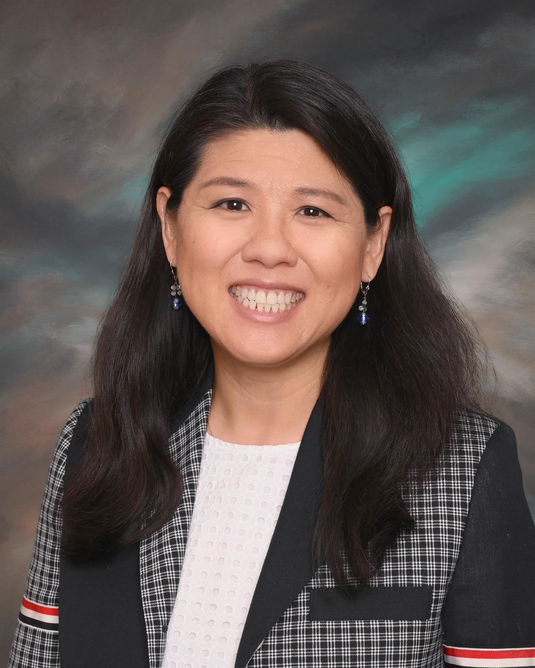 Member  Dr. Jennifer  Fang 