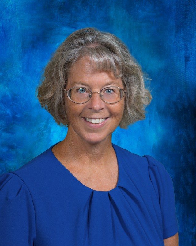 Member  Ms. Lisa  Boulais 