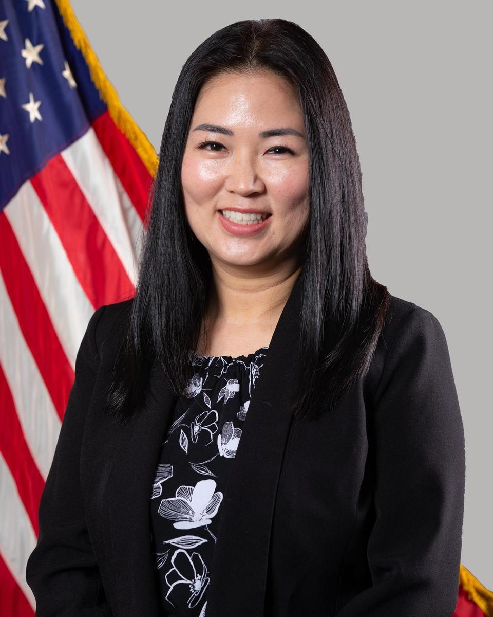 Member   Gina  Chi 