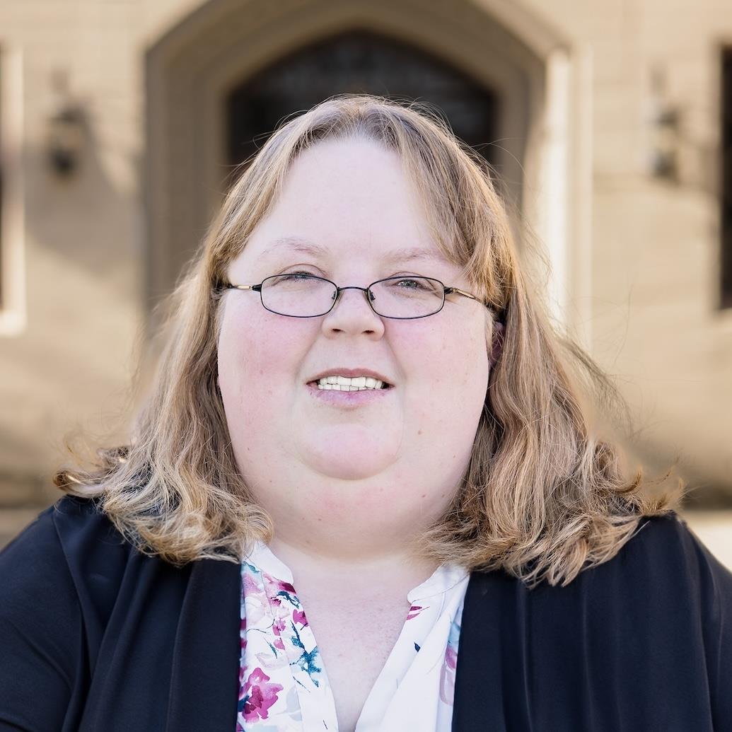 Member  Ms. Amanda Vickers