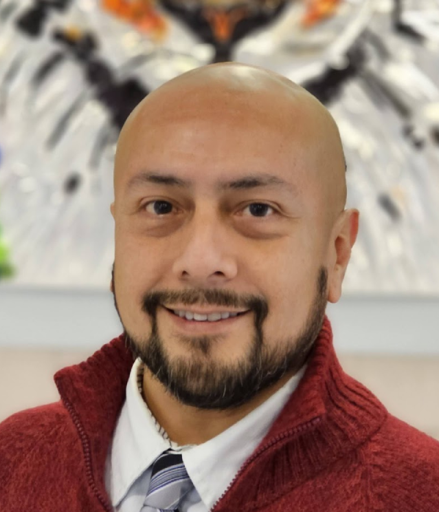 Member  Mr. Sandro Oré