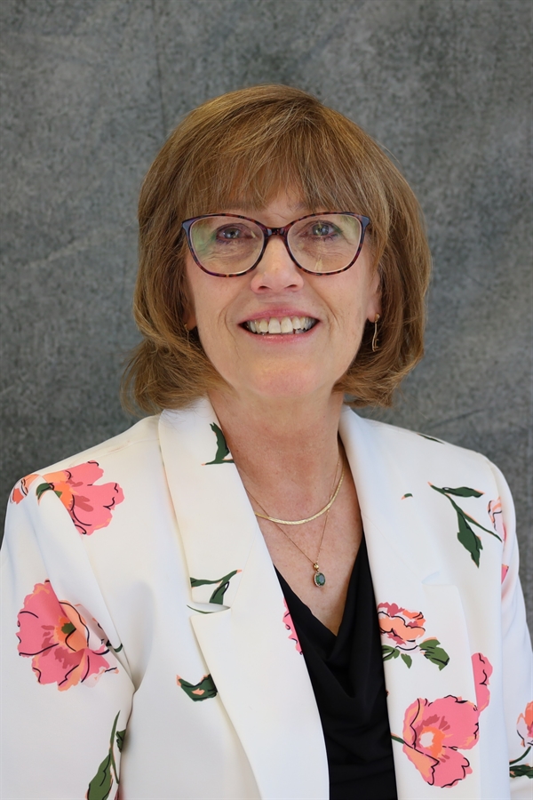 Member   Kim  Miller 