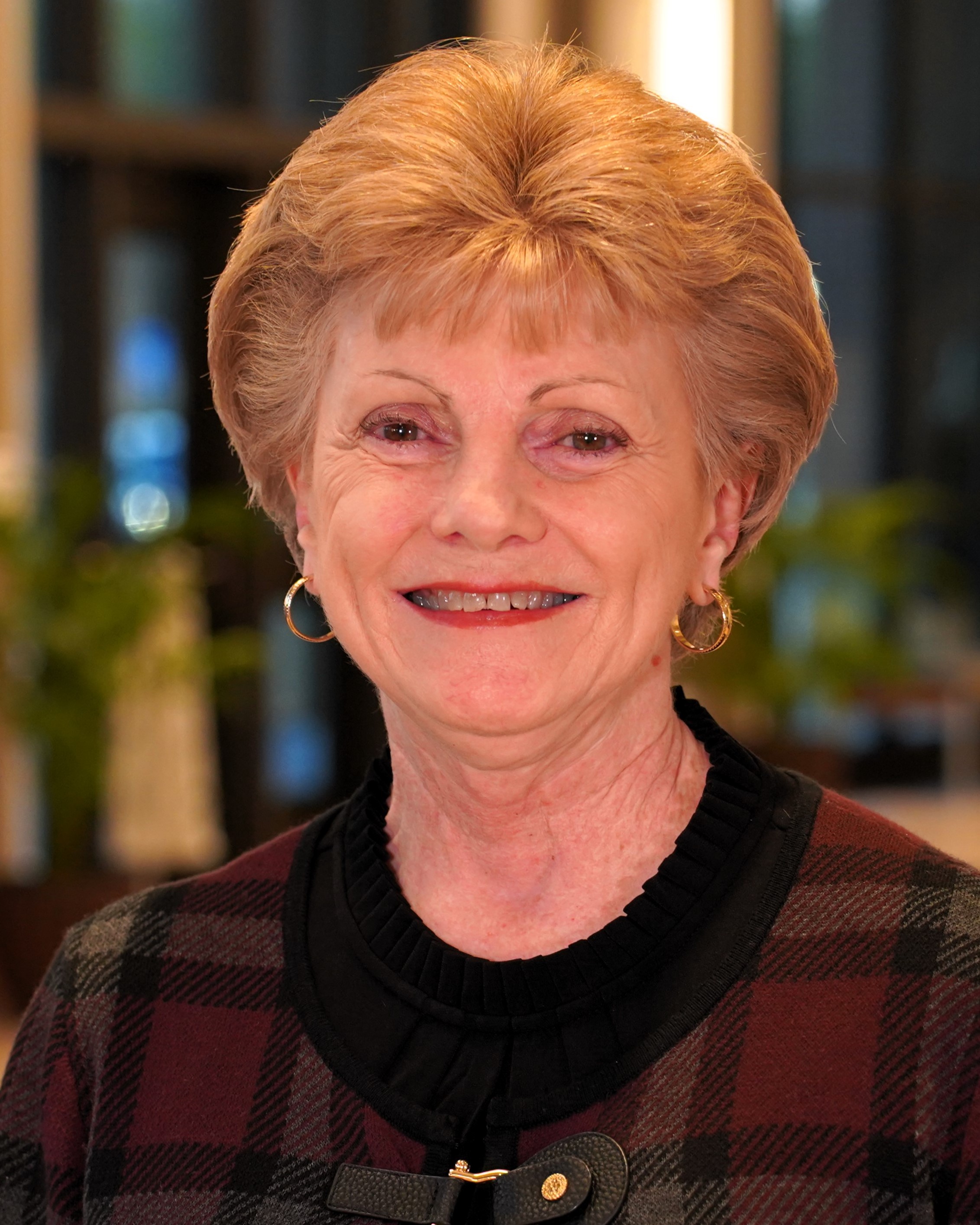 Member  Mrs. Lawana Knight